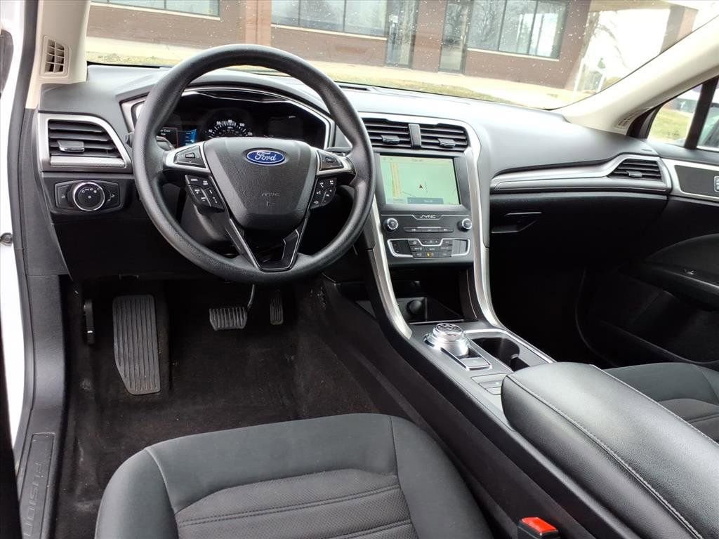 Certified 2020 Ford Fusion SE image 12