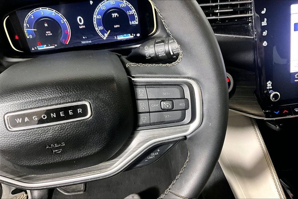 Used 2024 Jeep Wagoneer L Series II RWD image 15