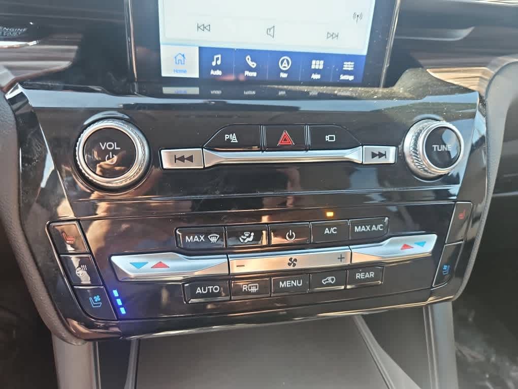 Certified 2023 Ford Explorer Limited w/ Limited Technology Package RWD image 18