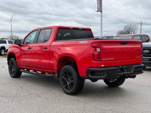 Used 2025 Chevrolet Silverado 1500 Custom Trail Boss w/ Turbomax Blackout Package image 3