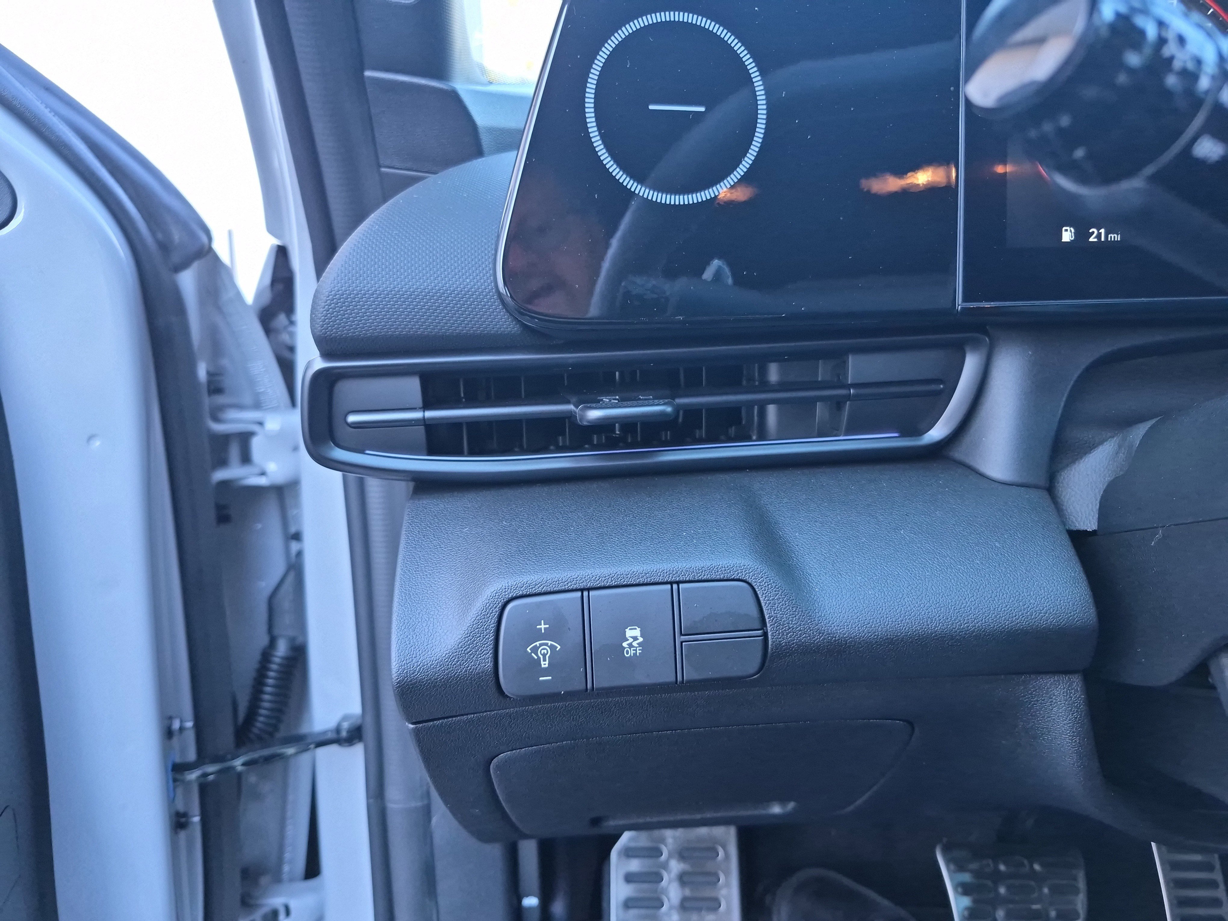 Used 2025 Hyundai Elantra N image 19