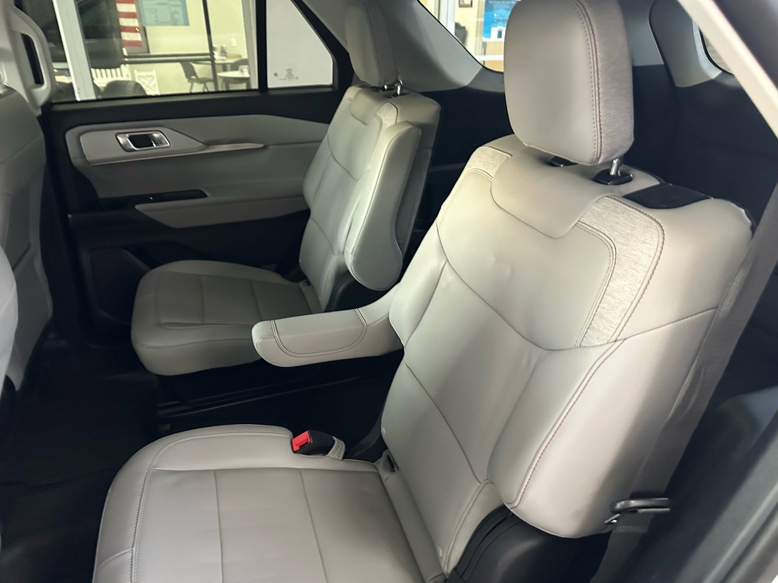 Certified 2025 Ford Explorer Active w/ Active Comfort Package image 25