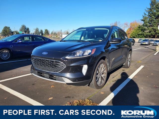Certified 2022 Ford Escape Titanium w/ Class II Trailer Tow Package