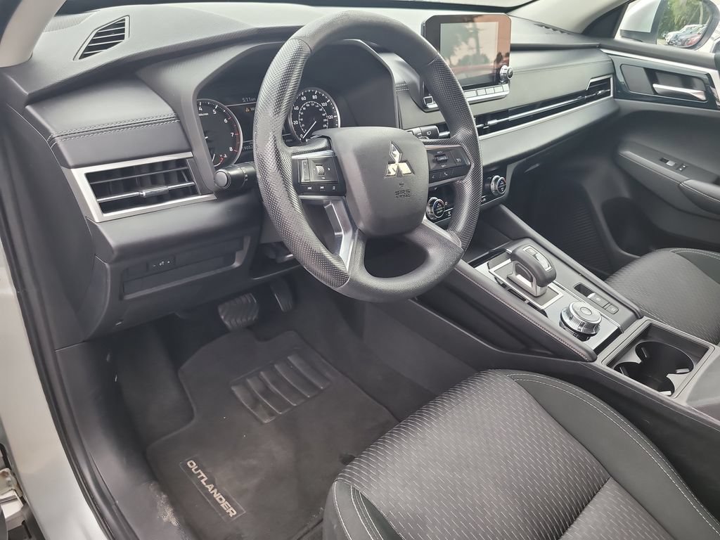 Used 2022 Mitsubishi Outlander ES FWD image 15