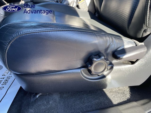 Used 2019 Toyota Tacoma TRD Sport AWD/4WD image 5