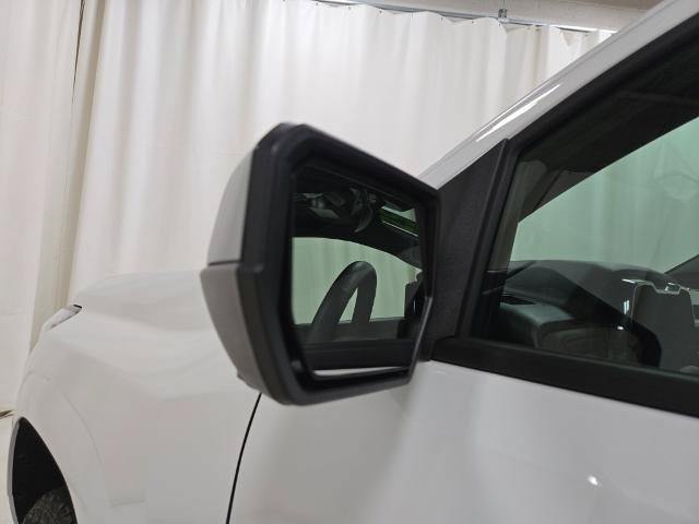 Used 2025 Chevrolet Colorado Z71 w/ Technology Package AWD/4WD image 26