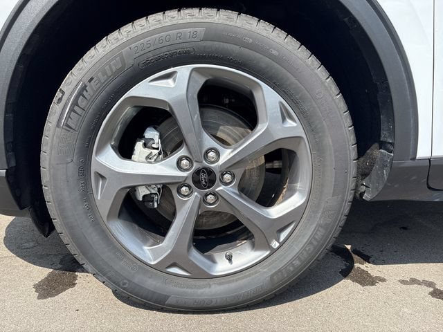 Certified 2025 Ford Escape ST-Line Select AWD/4WD image 10