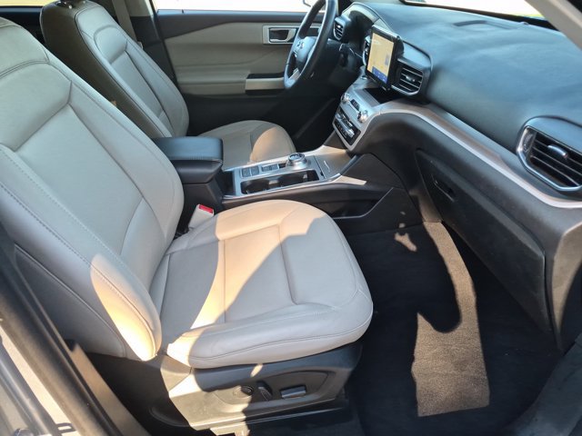 Certified 2023 Ford Explorer XLT w/ Equipment Group 202A RWD image 34