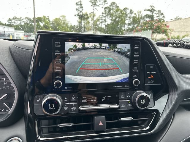 Used 2021 Toyota Highlander XSE FWD image 18