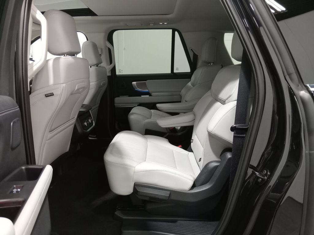 Certified 2025 Ford Expedition Max Platinum w/ Driver's Package AWD/4WD image 14