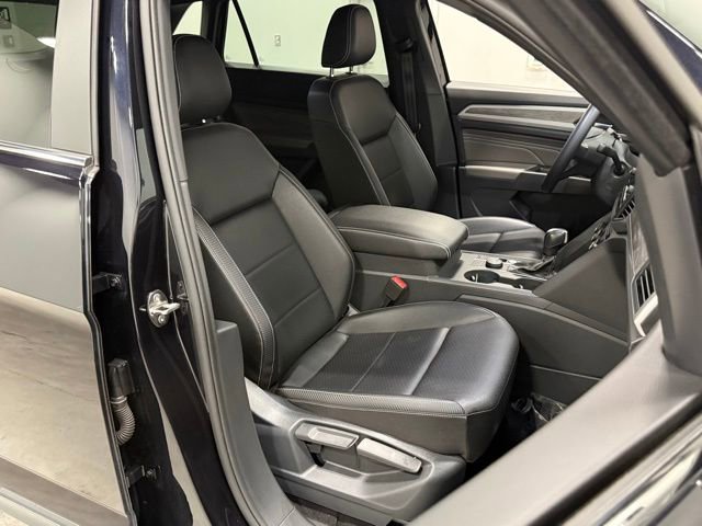 Used 2023 Volkswagen Atlas Cross Sport SE AWD/4WD image 35