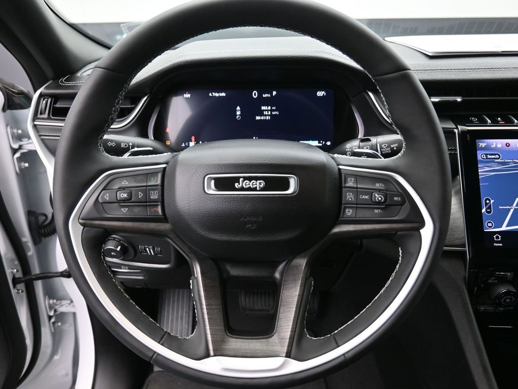 Used 2024 Jeep Grand Cherokee L Limited w/ Black Appearance Package image 7