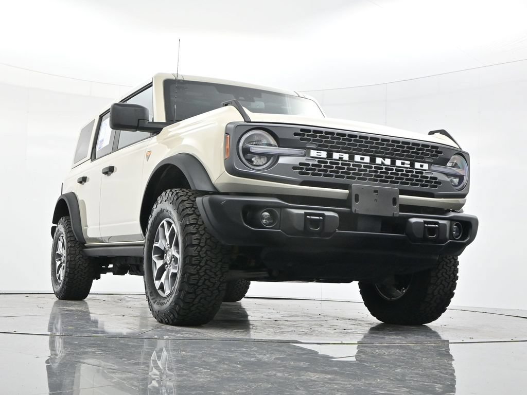 Certified 2025 Ford Bronco Badlands AWD/4WD image 48