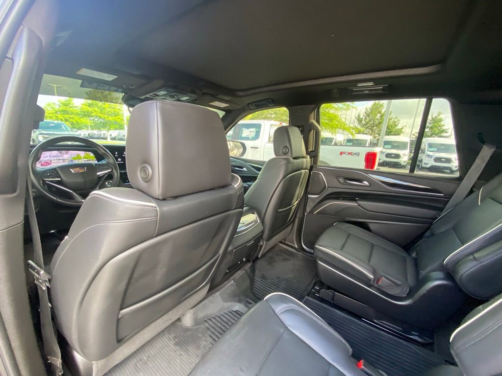 Used 2023 Cadillac Escalade Sport w/ LPO, ONYX Package AWD/4WD image 22