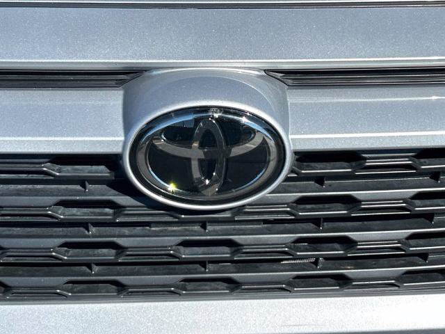 Used 2025 Toyota RAV4 XLE FWD image 20