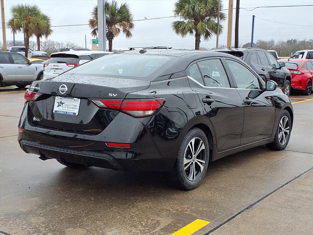 Used 2023 Nissan Sentra SV image 2