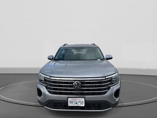 Used 2025 Volkswagen Atlas SE AWD/4WD image 3