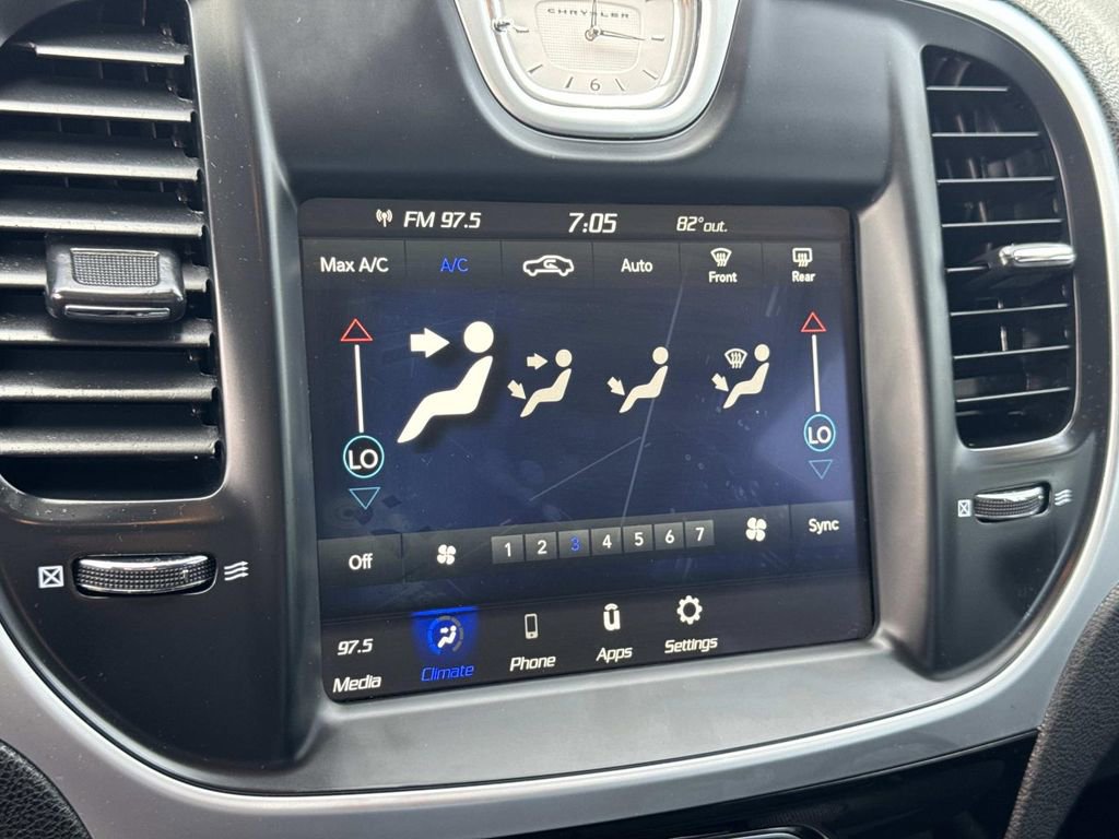 Used 2023 Chrysler 300 Touring image 13