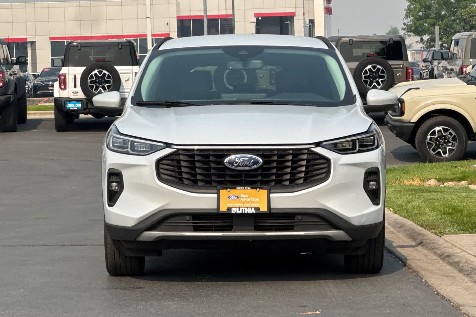 Certified 2025 Ford Escape Platinum AWD/4WD image 10