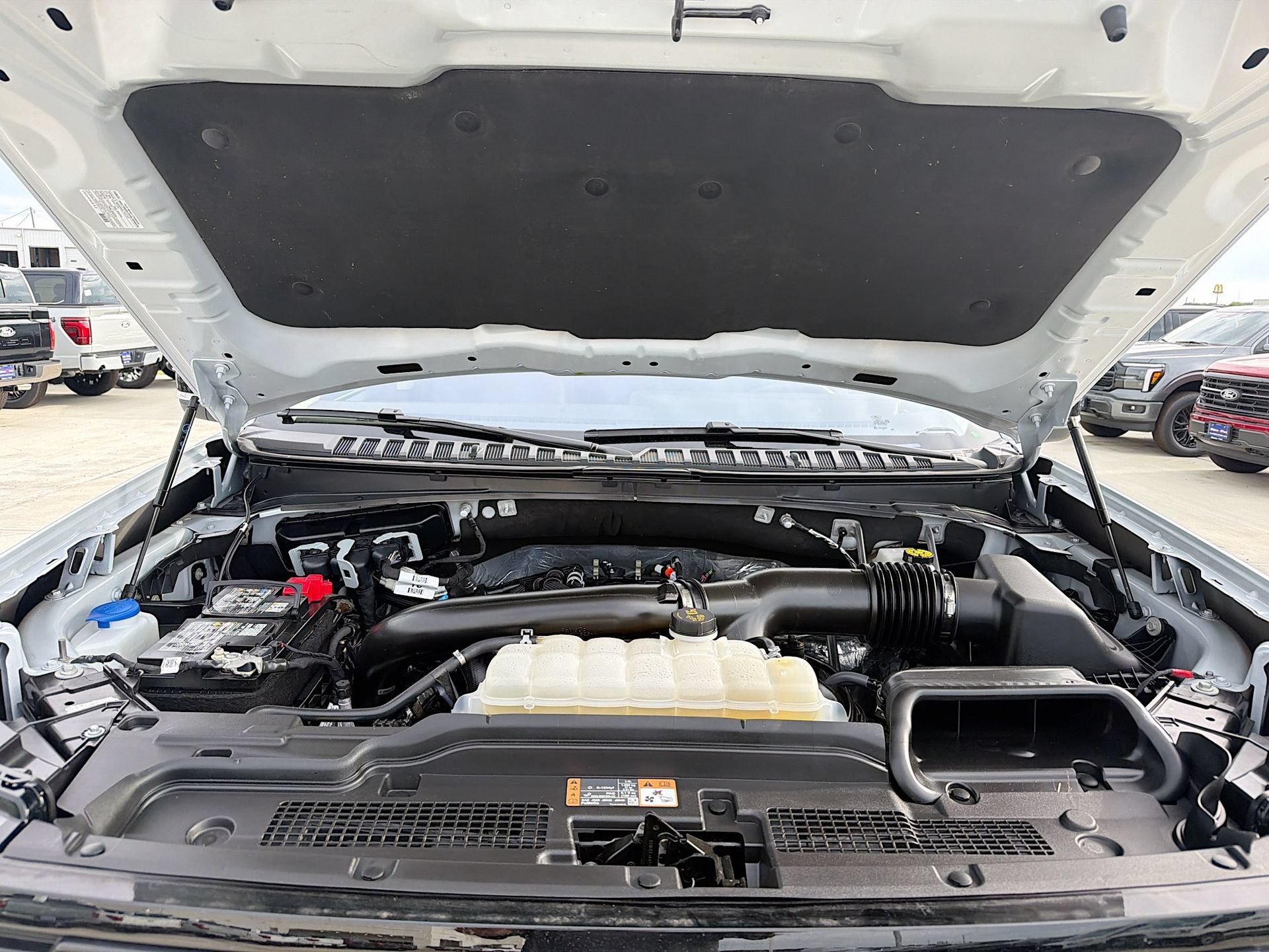 Certified 2025 Ford Expedition Active AWD/4WD image 38