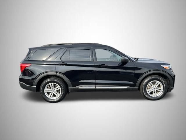 Certified 2022 Ford Explorer XLT w/ Equipment Group 202A image 11