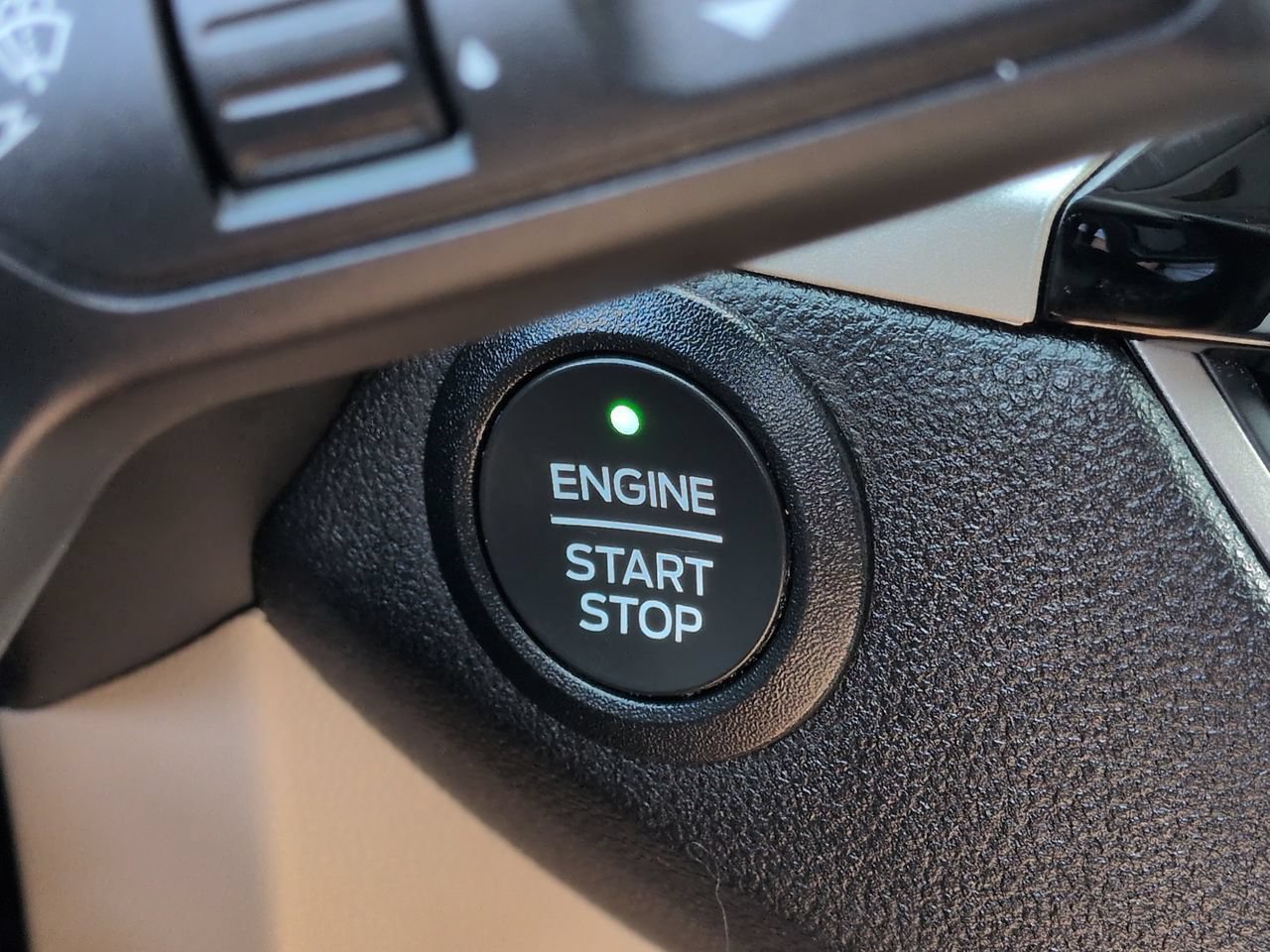 Certified 2021 Ford Escape SEL w/ Technology Package FWD image 28
