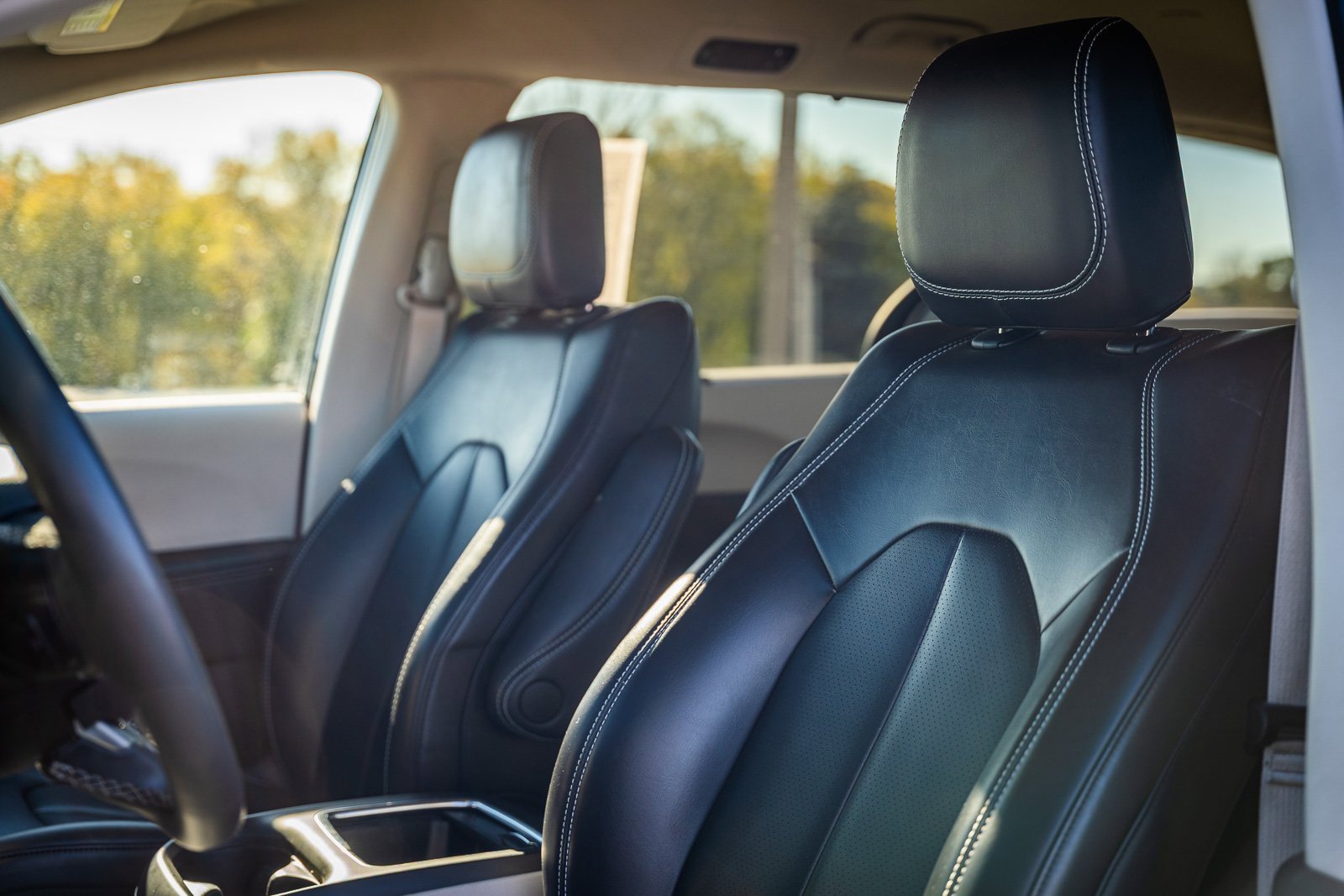 Used 2023 Chrysler Pacifica Touring-L image 21