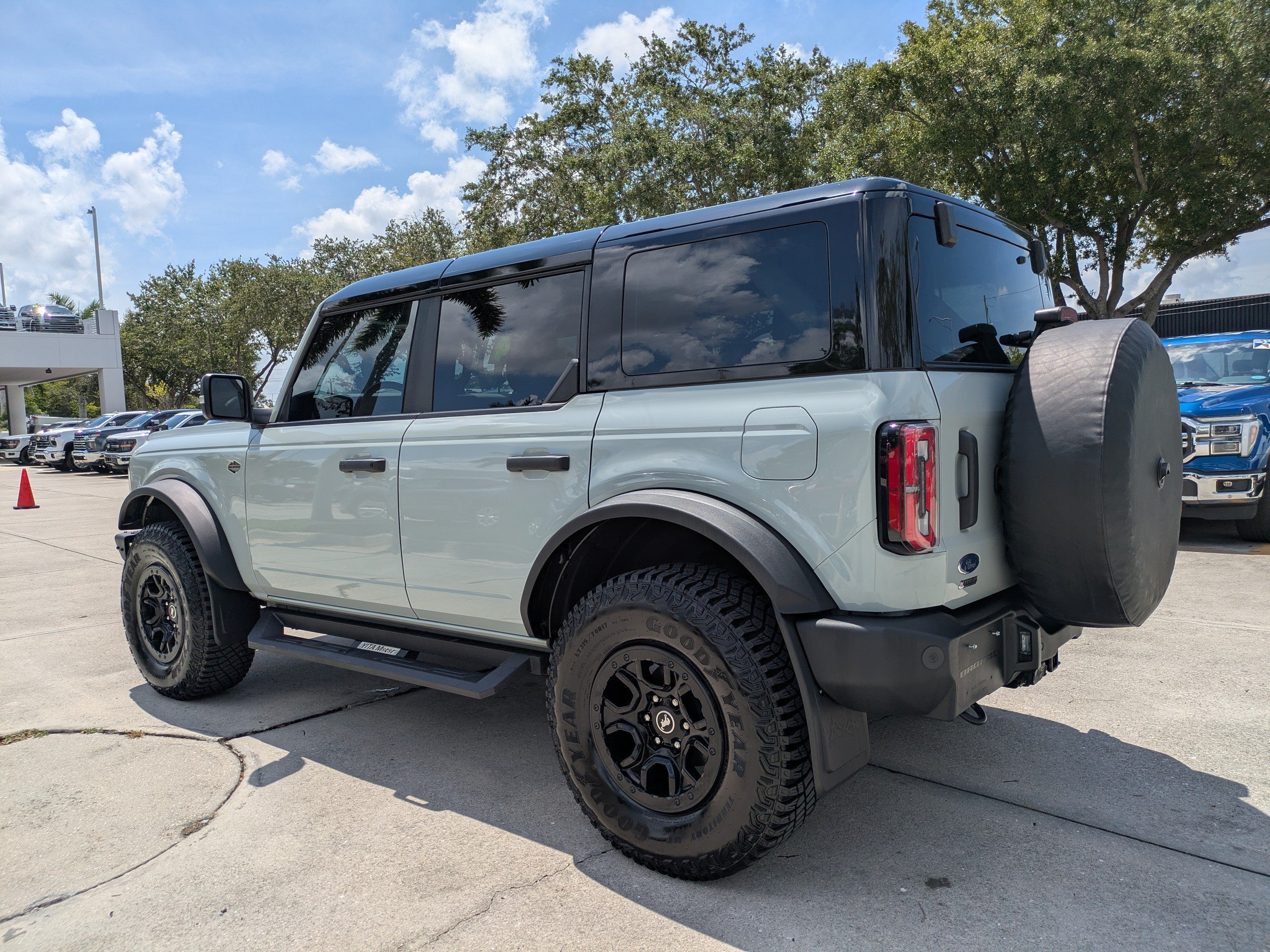 Certified 2024 Ford Bronco Wildtrak AWD/4WD image 6