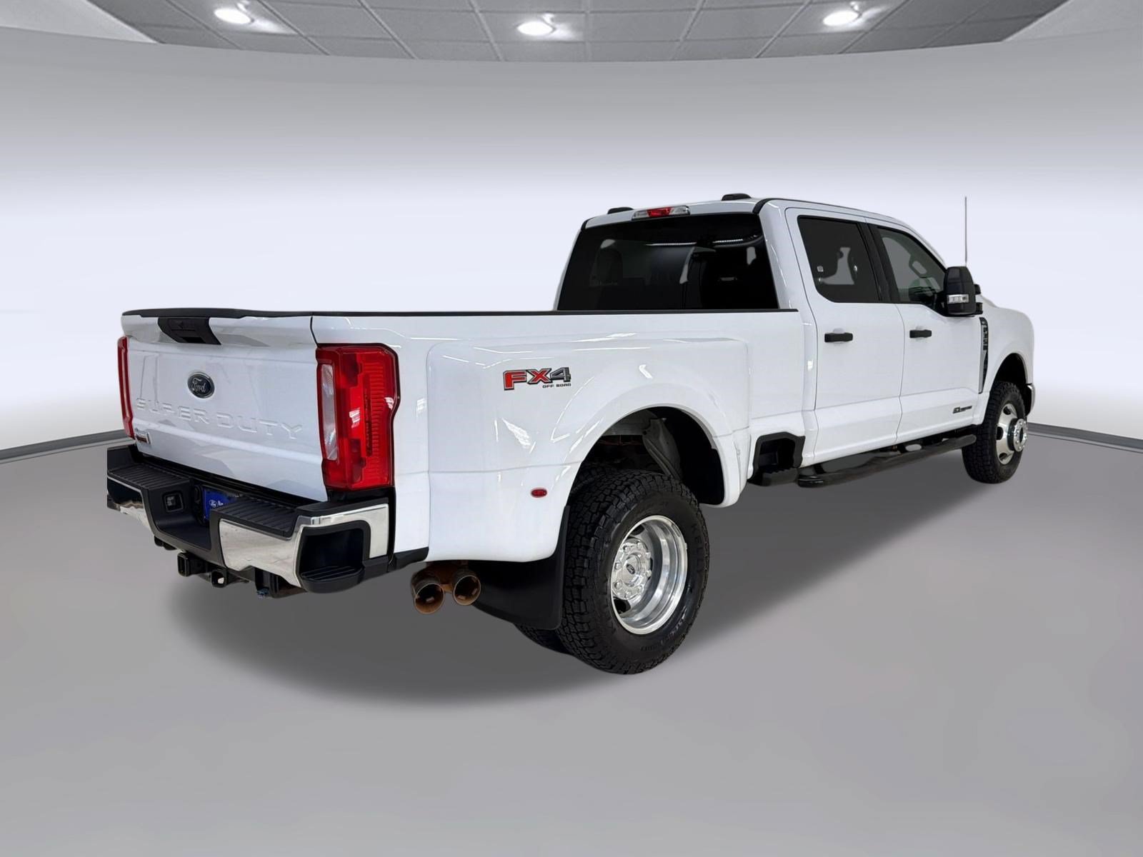 Certified 2023 Ford F350 XLT w/ FX4 Off-Road Package AWD/4WD image 9