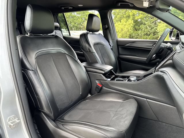 Used 2023 Jeep Grand Cherokee L Laredo RWD image 24