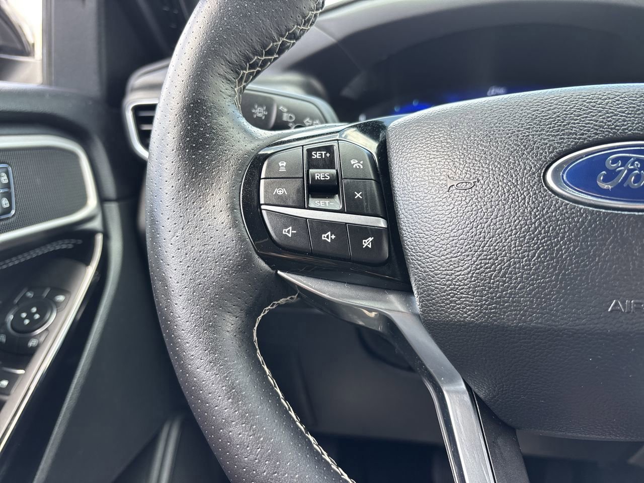 Certified 2022 Ford Explorer ST w/ ST Street Pack image 35