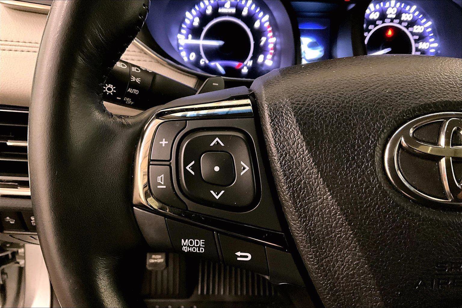 Used 2017 Toyota Avalon Limited w/ All Weather Liner Package image 17