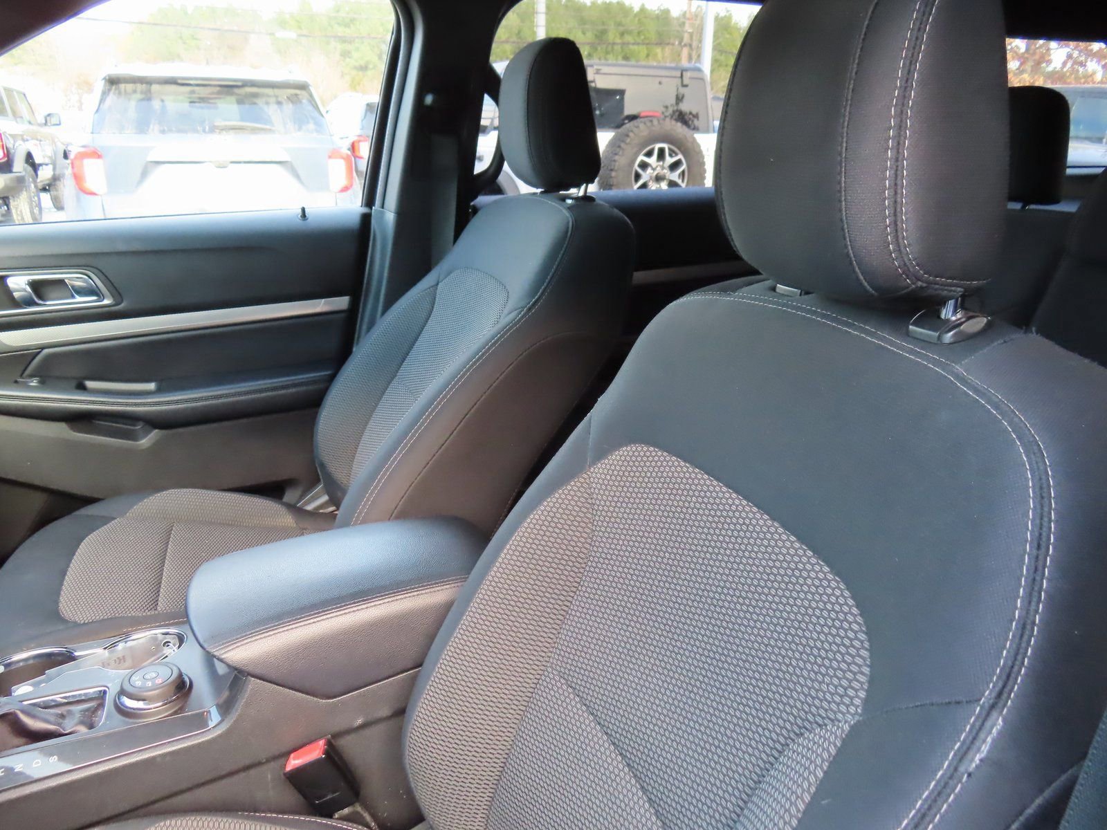 Certified 2018 Ford Explorer XLT w/ Equipment Group 201A image 23