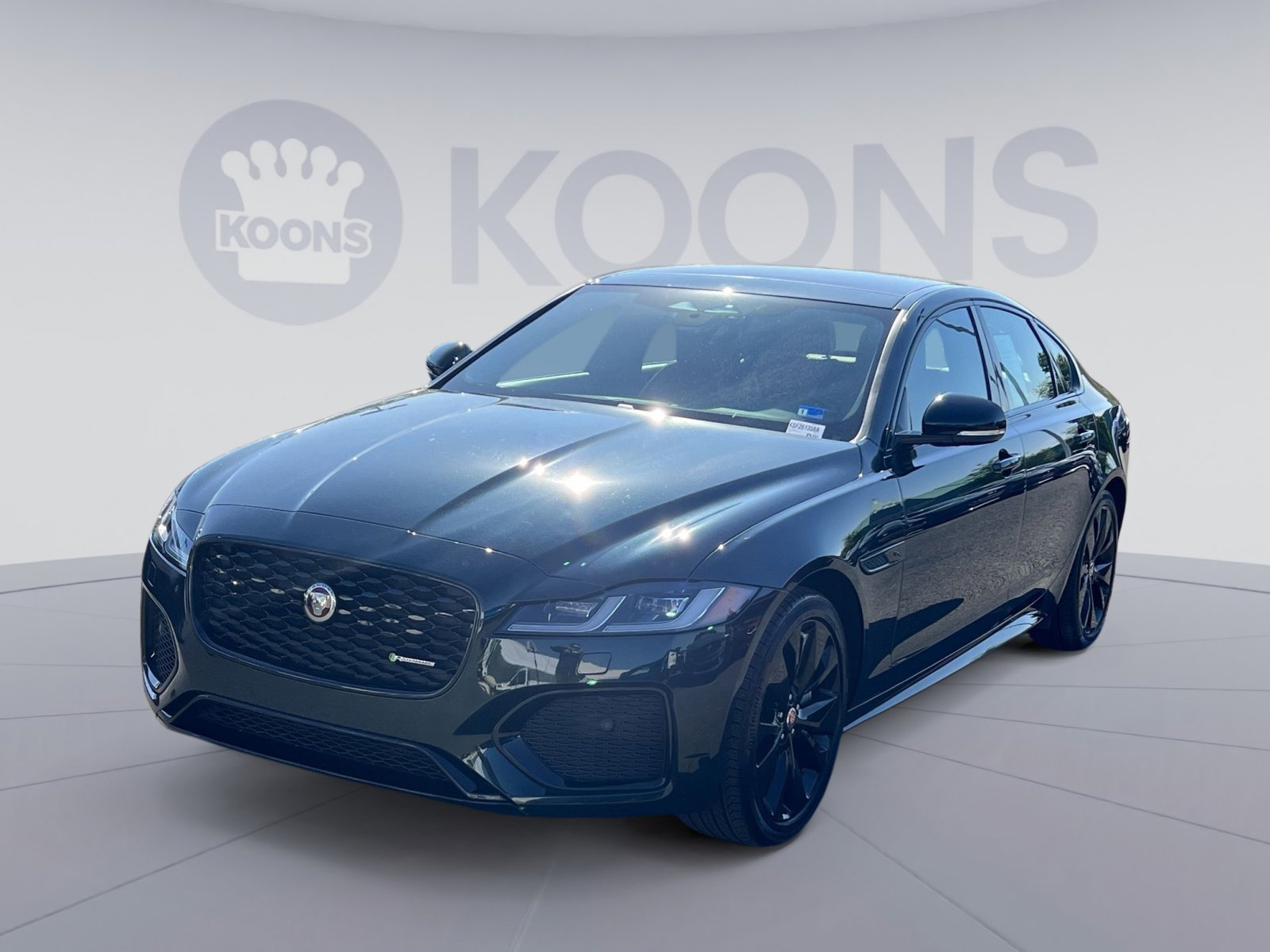 Used 2022 Jaguar XF R-Dynamic SE AWD/4WD image 1