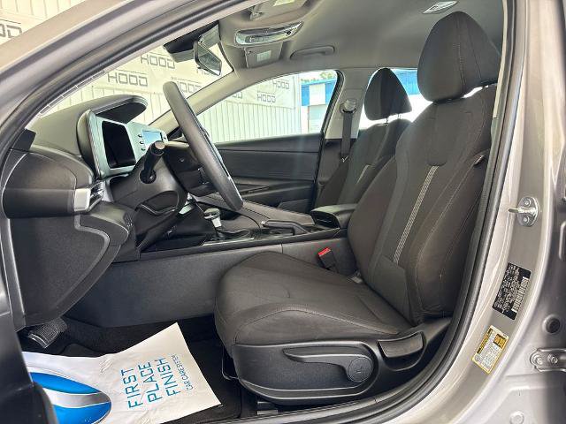 Used 2025 Hyundai Elantra SE FWD image 6