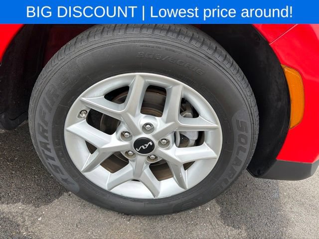Used 2024 Kia Soul LX w/ Option Group 015 FWD image 5