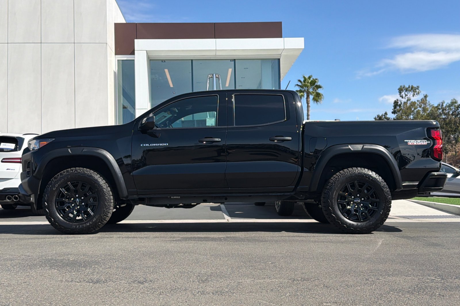 Used 2025 Chevrolet Colorado Trail Boss AWD/4WD image 6