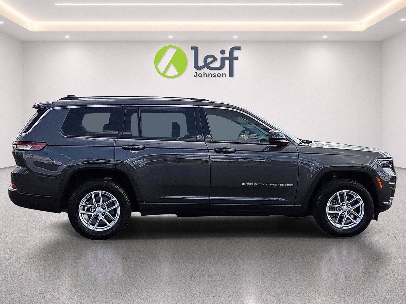 Used 2023 Jeep Grand Cherokee L Laredo AWD/4WD image 7