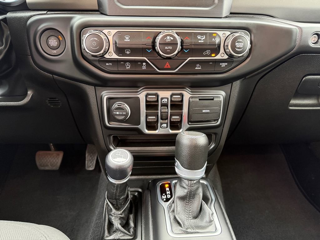 Used 2022 Jeep Gladiator Sport AWD/4WD image 23