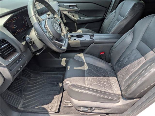 Used 2024 Nissan Rogue Platinum w/ Platinum Premium Package FWD image 16