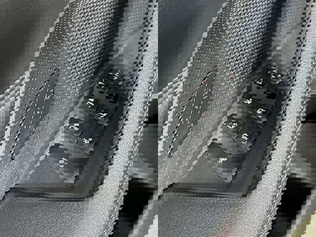 Used 2022 BMW 430i Convertible image 28