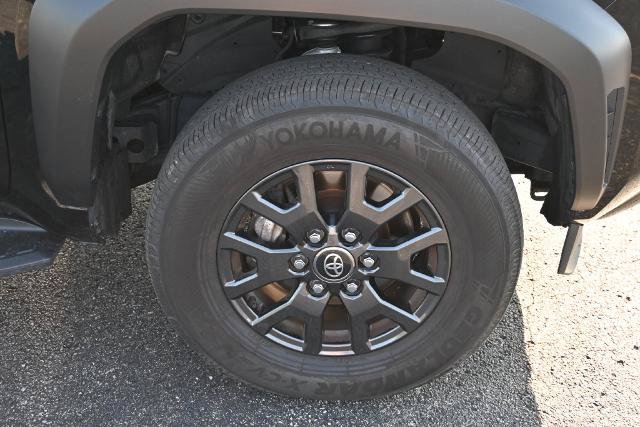 Used 2025 Toyota 4Runner SR5 AWD/4WD image 16