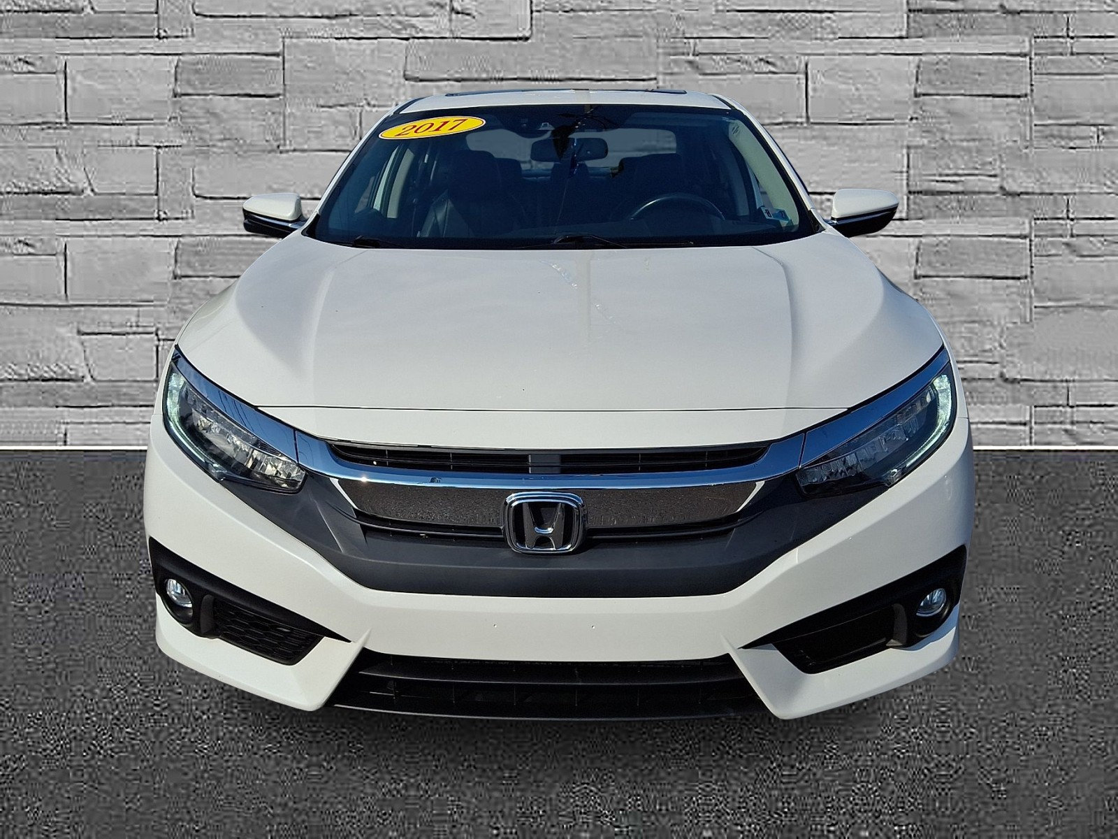 Used 2017 Honda Civic Touring image 3