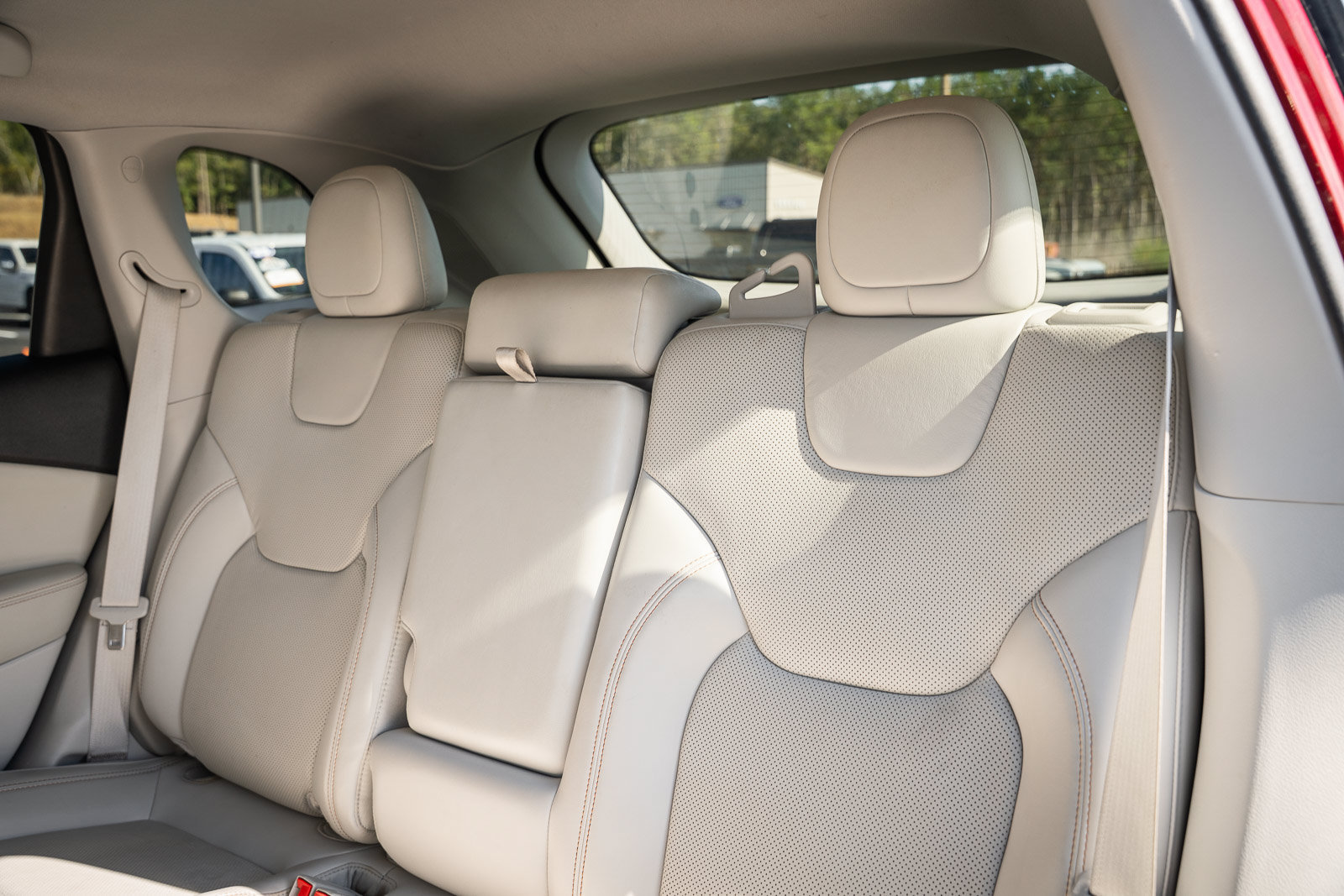 Used 2020 Jeep Cherokee Limited FWD image 24