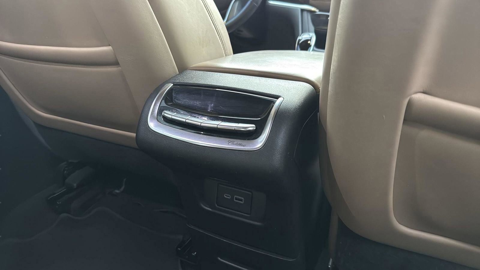 Used 2022 Cadillac XT6 Premium Luxury w/ Platinum Package image 26