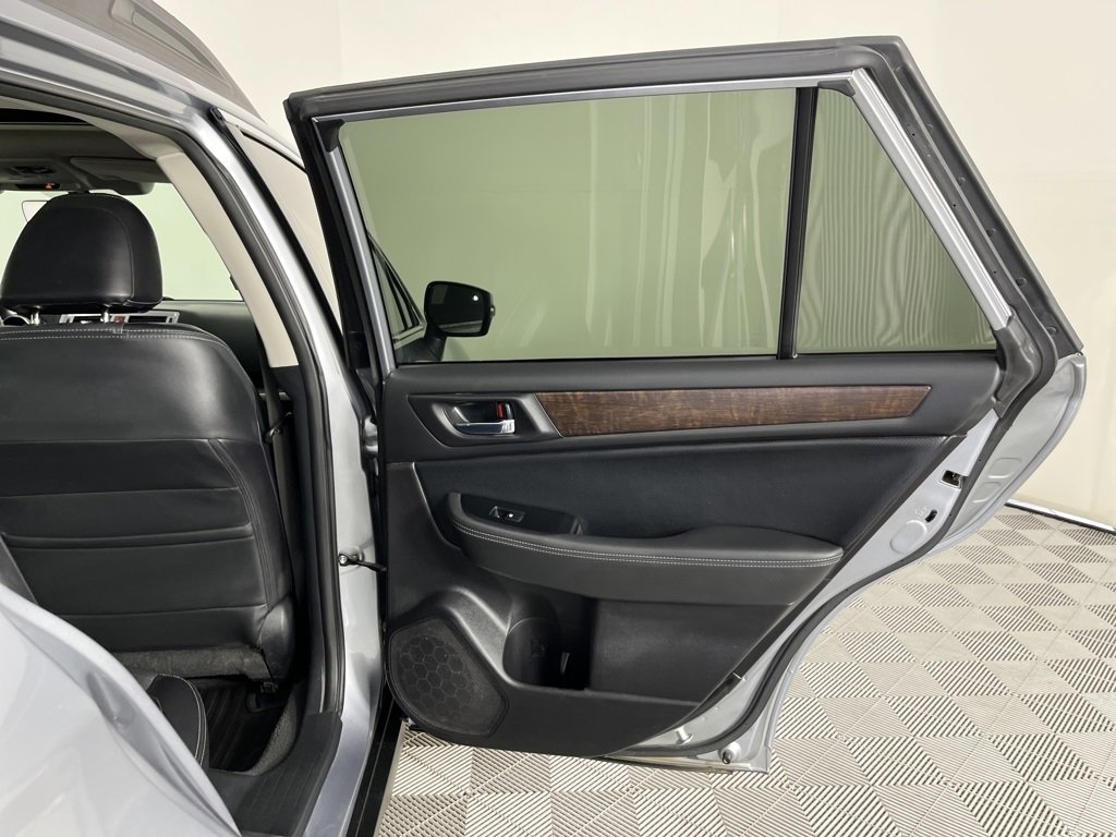 Used 2017 Subaru Outback 3.6R Limited image 28