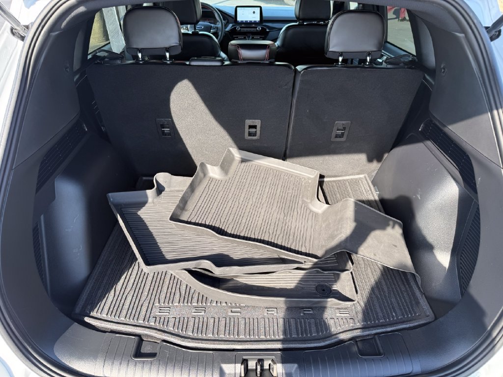 Certified 2025 Ford Escape ST-Line w/ Cold Weather Package AWD/4WD image 11