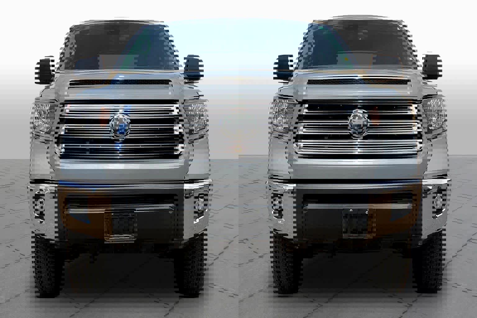 Used 2021 Toyota Tundra SR5 w/ Trail Edition image 4