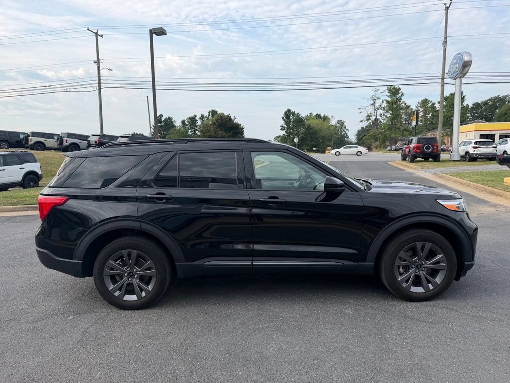 Certified 2023 Ford Explorer XLT w/ Equipment Group 202A AWD/4WD image 6