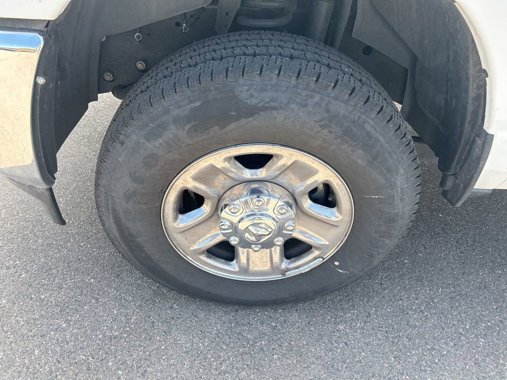Used 2024 RAM 3500 Tradesman w/ Chrome Appearance Group AWD/4WD image 7